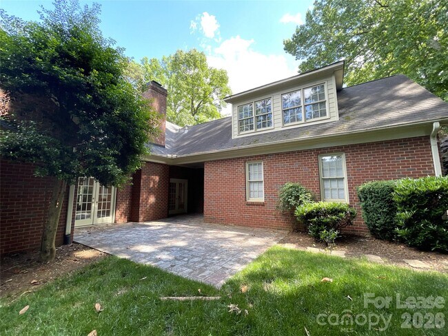 Building Photo - 1500 Ferncliff Rd