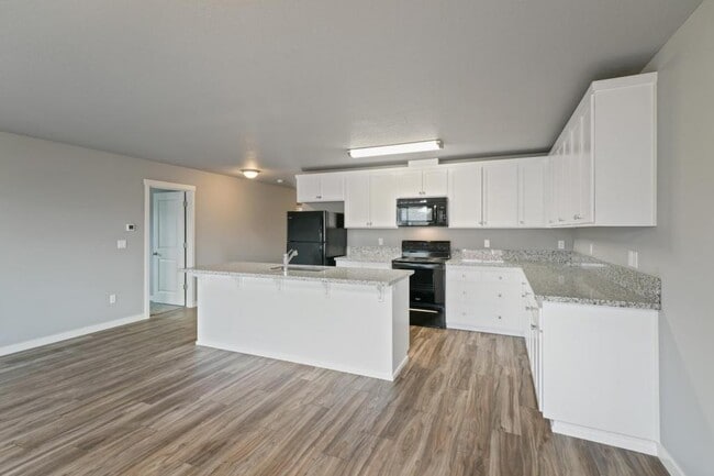 Building Photo - 4293 Ash Grove Dr NE