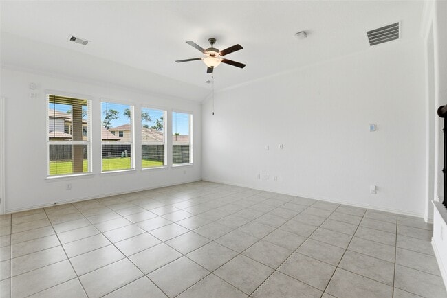 Building Photo - 1618 Rosedale Dr