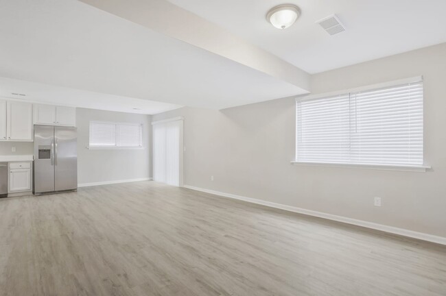 Building Photo - 4061 Oak Stone Dr