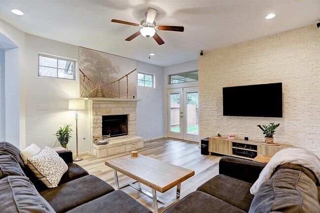 Building Photo - 14332 N Summerchase Cir