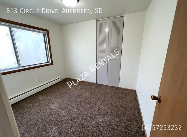 Building Photo - 2104 3rd Ave SE