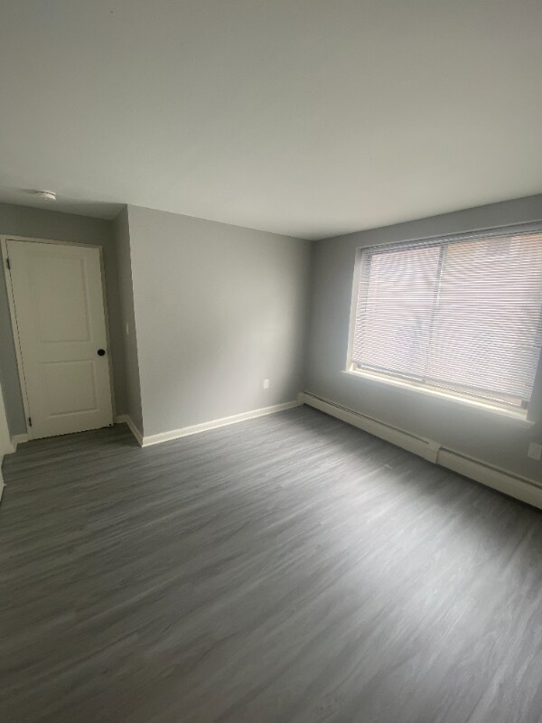 Building Photo - 31 Gillett St