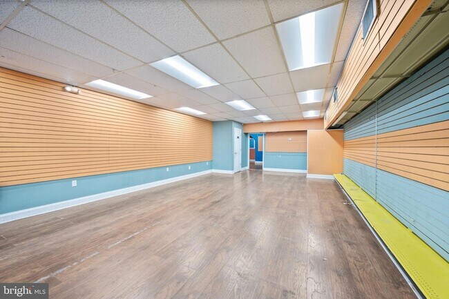 Building Photo - 807 Eastern Blvd