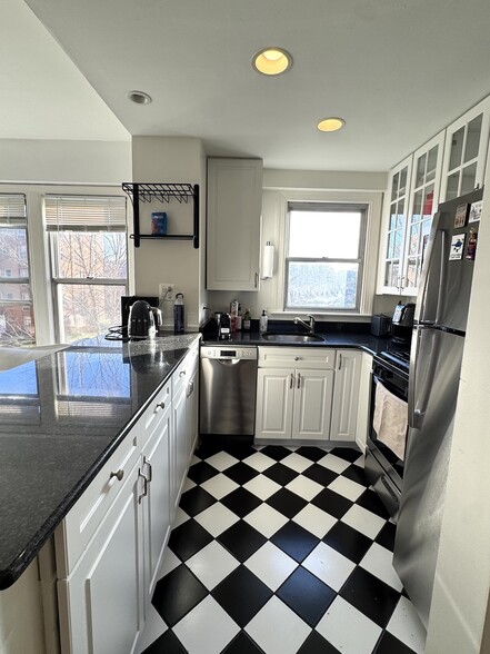 Building Photo - 2500 Q St NW