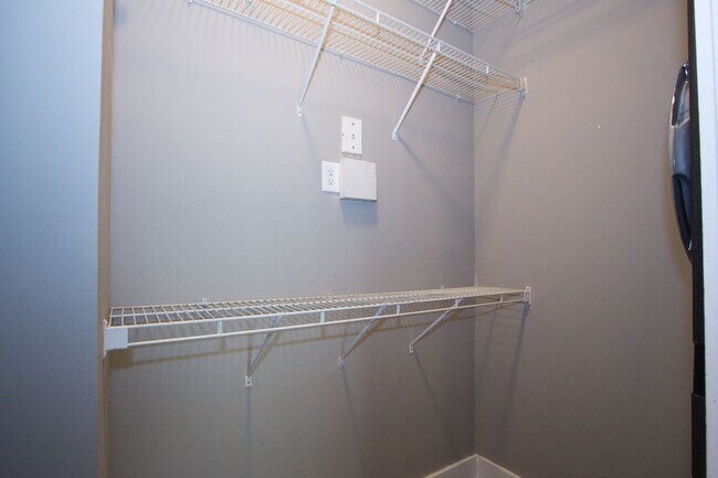 Building Photo - 1195MT