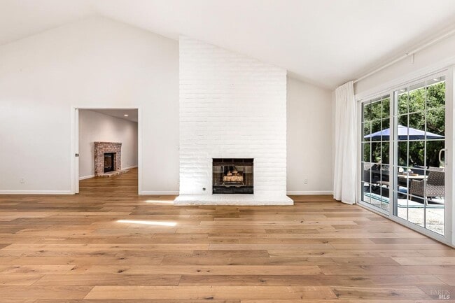 Building Photo - Welcome to your dream home in Oakmont, a v...