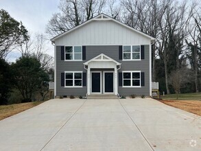 Building Photo - Brand New townhome in Hickory