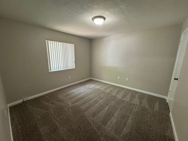 Building Photo - Home in Ridgeview