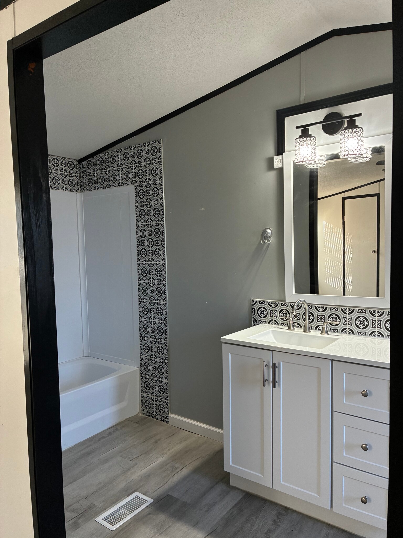 Building Photo - 212 Quail Ridge Dr