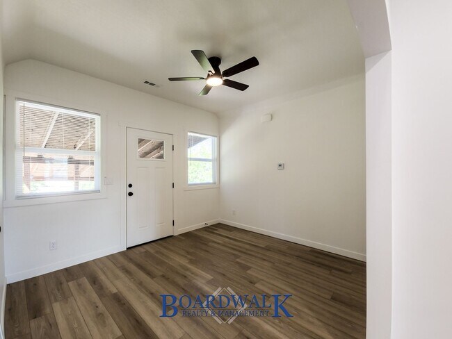 Building Photo - 3396 S 900 E