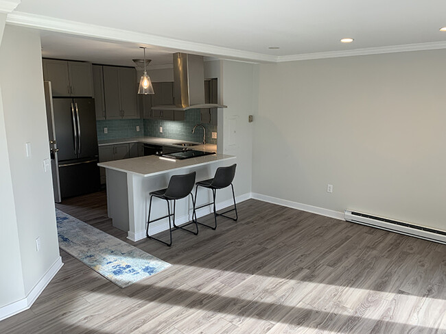 Building Photo - 63 Back Cove Est