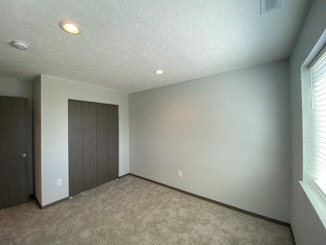 Building Photo - 413 East E Street