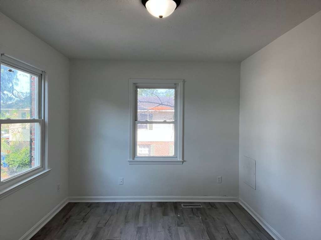 Building Photo - 610 37th Ave N