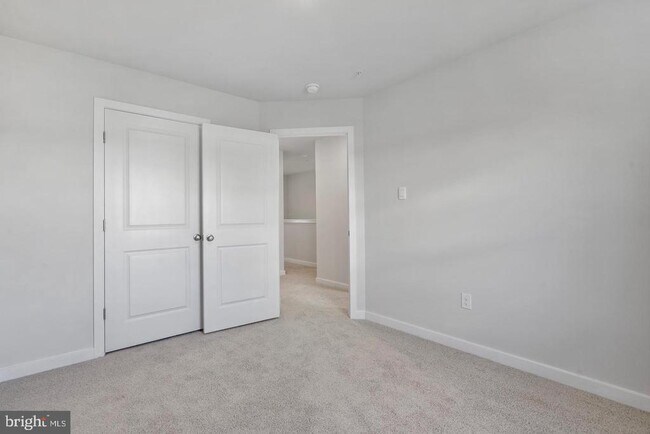 Building Photo - 16502 Green Glade Dr