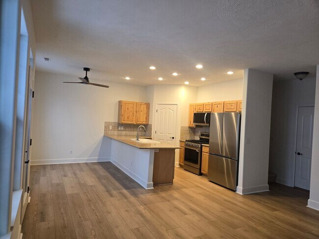 Building Photo - 3-Bedroom Townhome with Garage – Prime Coeur d’Alene Location