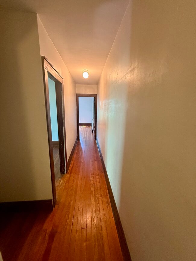 Building Photo - 468 E Tompkins St
