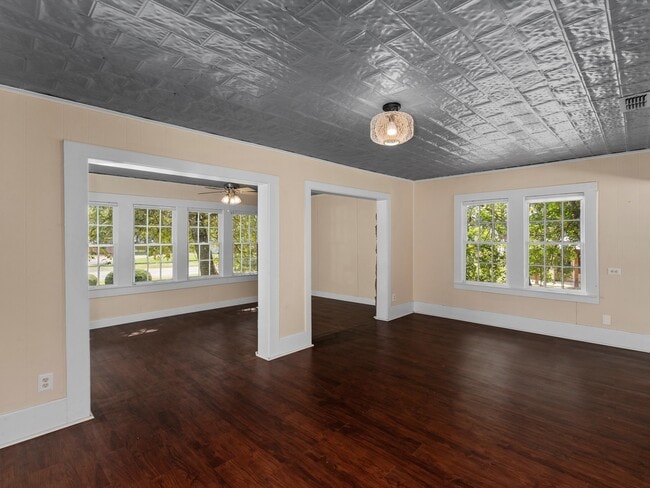 Building Photo - 107 St John St