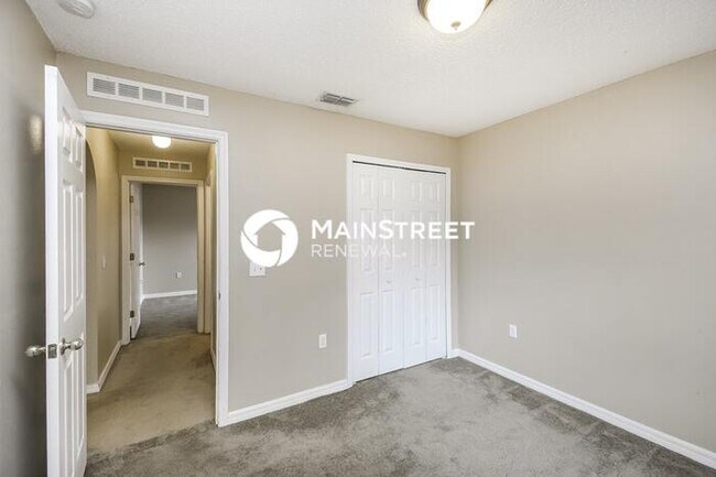 Building Photo - 3 Bedroom Pet-Friendly Home in Jacksonvill...