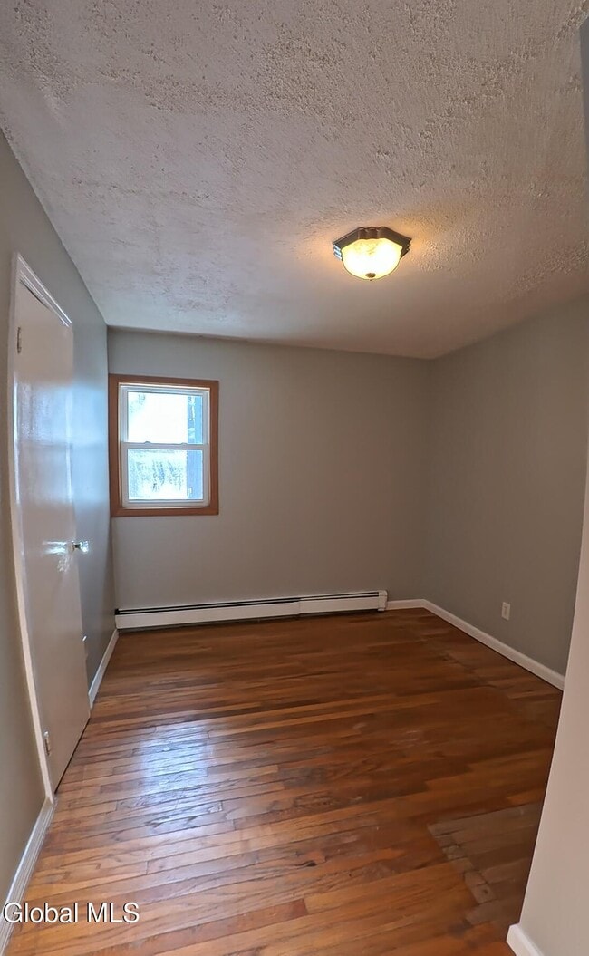 Building Photo - 190 Church Rd