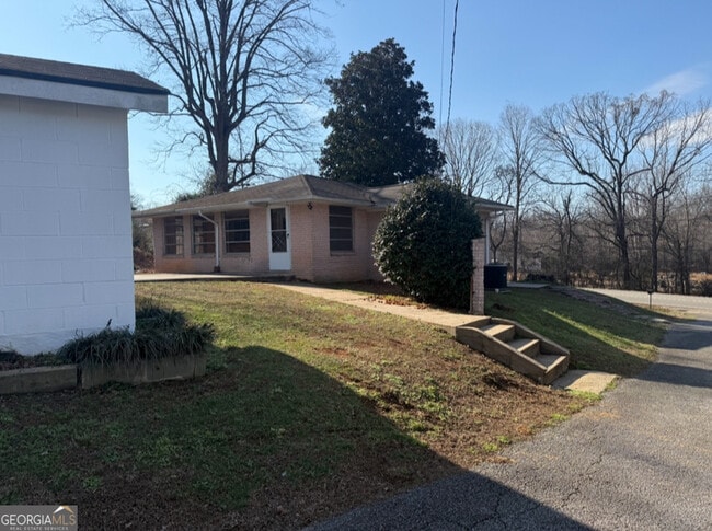 Building Photo - 10416 Lavonia Rd