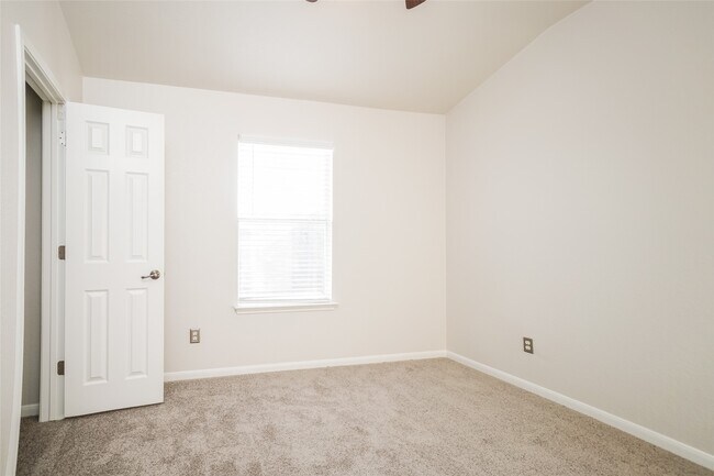 Building Photo - 21389 Timber Lodge Ln