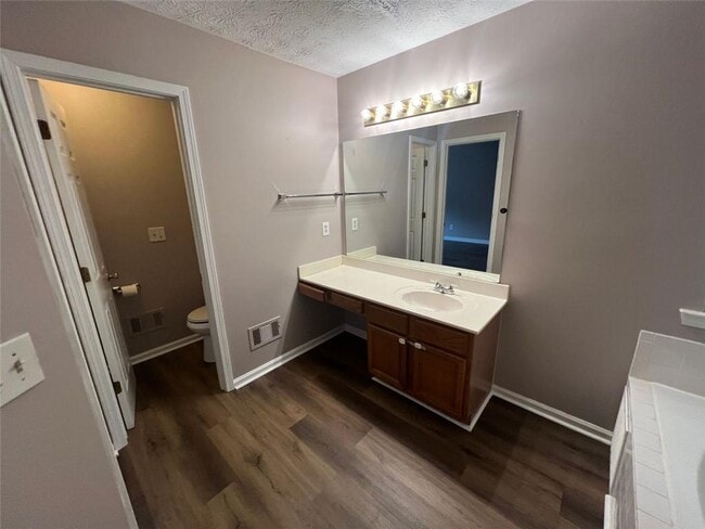 Building Photo - 815 Ahearn Ct