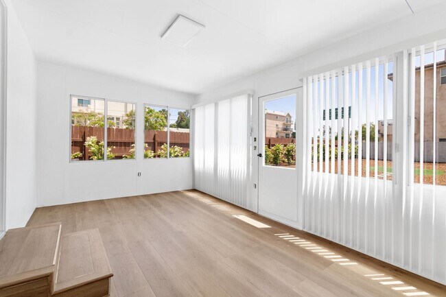Building Photo - BEAUTIFUL CORNER HOUSE IN THE HEART OF VAL...