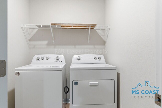 Building Photo - 1042 Enclave Cir