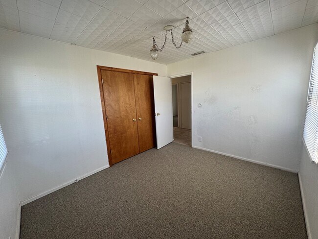 Building Photo - 3107 Merrill Ave