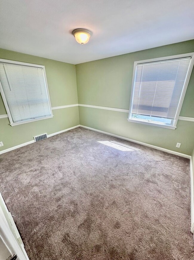 Building Photo - Charming 3bed/2bath House!