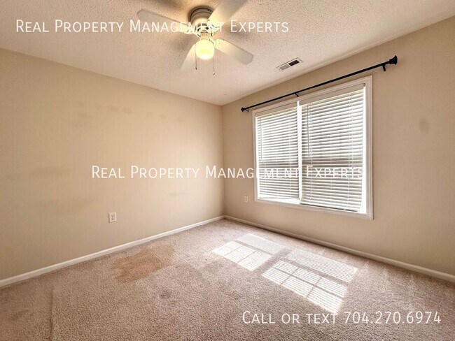 Building Photo - 7603 Rolling Meadows Ln