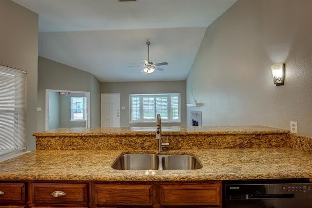 Building Photo - 5519 Bainbridge Dr