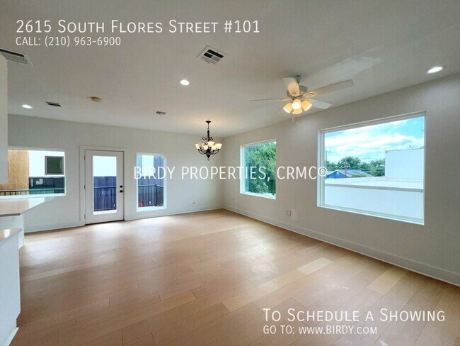 Building Photo - 2615 S Flores St
