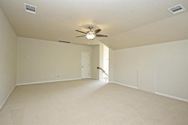 Building Photo - 401 King Eider Ln