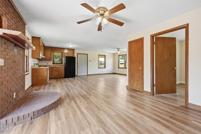 Building Photo - 763 Tingen Rd