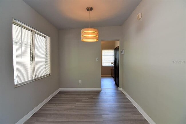 Building Photo - 1501 Vantage Dr