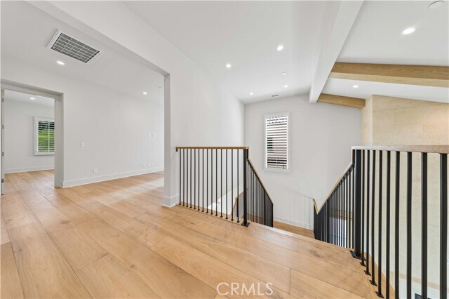 Building Photo - 233 Pinnacle