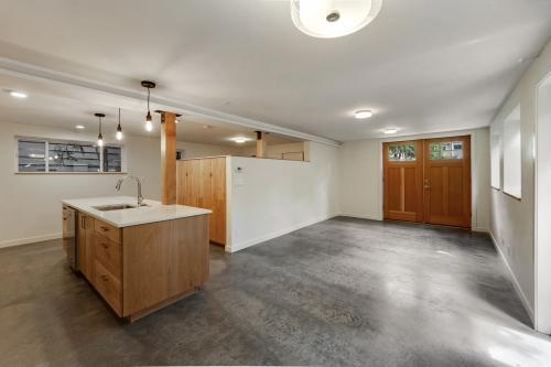 Building Photo - 0 bedroom in Seattle WA 98122