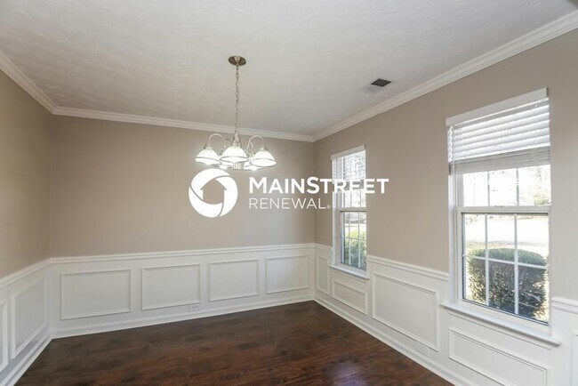 Building Photo - 3 Bedroom Pet-Friendly Home in Marietta, GA with Main Street Renewal