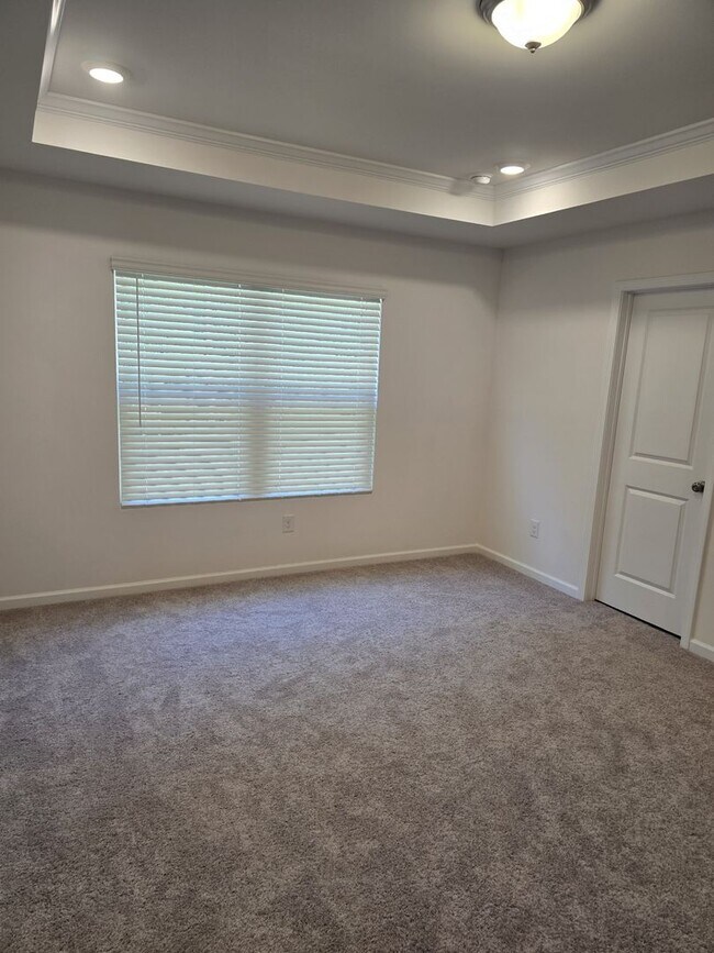 Building Photo - New Construction 3BR/2.5BA Townhome in Monroe
