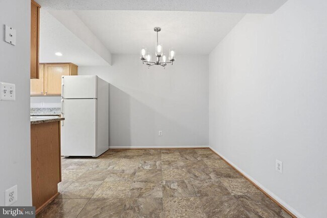 Building Photo - 119 Fort Evans Rd SE