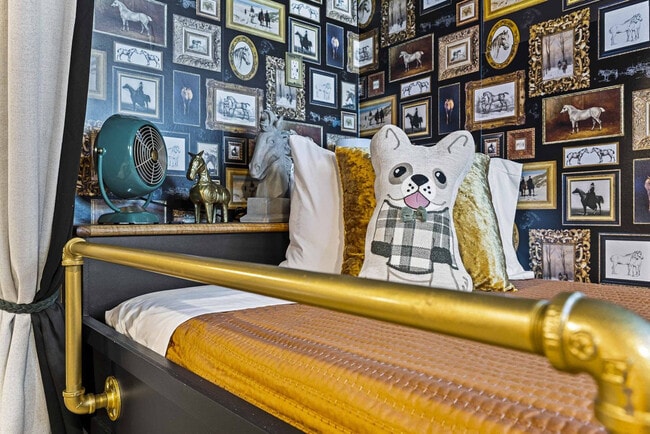 Building Photo - 245 Hermitage Ave