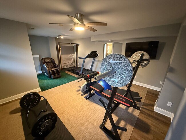 Building Photo - Partially Furnished Townhome 3-Bed, 3.5-Bath in Overland Park – Stunning with Modern Updates & Co...