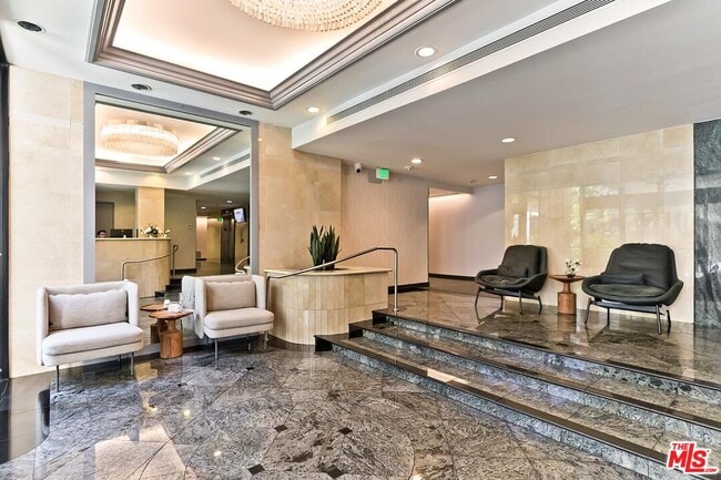 Building Photo - 2160 Century Pk E