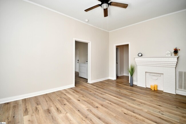 Building Photo - 5 Cardwell St