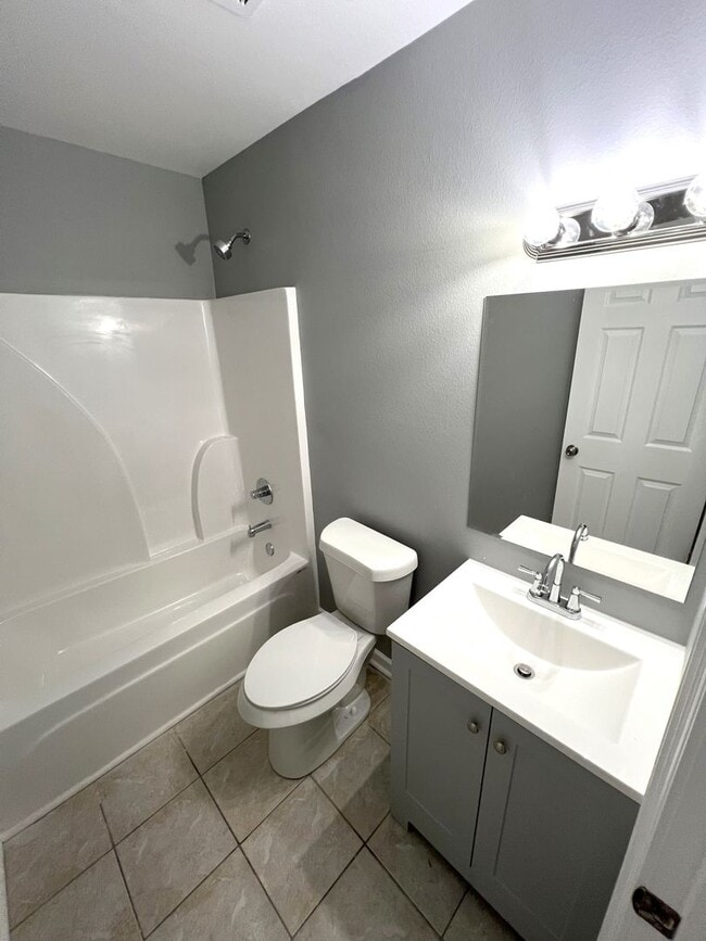 Building Photo - Baker Trails Apartments