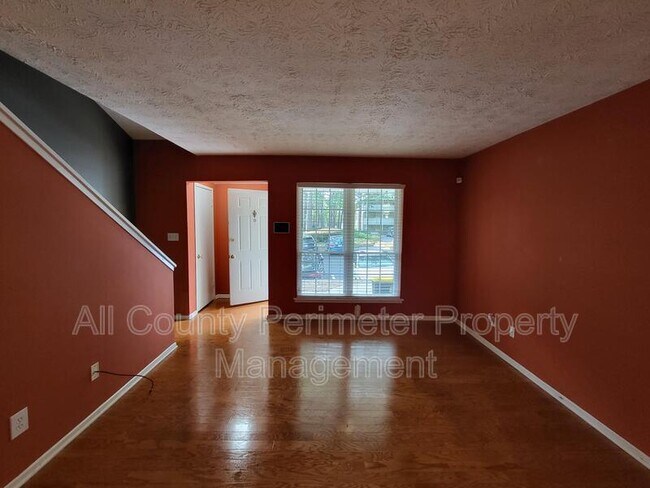 Building Photo - 6822 Glenridge Dr