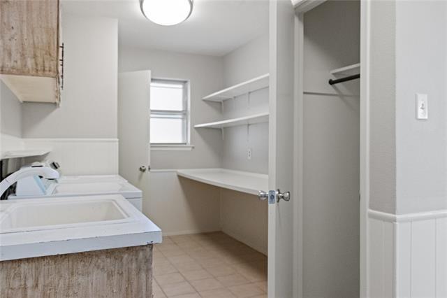 Building Photo - 7636 Skylake Dr