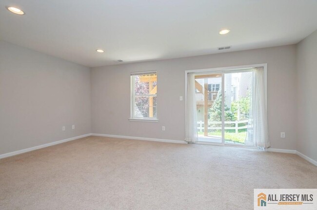 Building Photo - 1601 Hights Farm Rd S